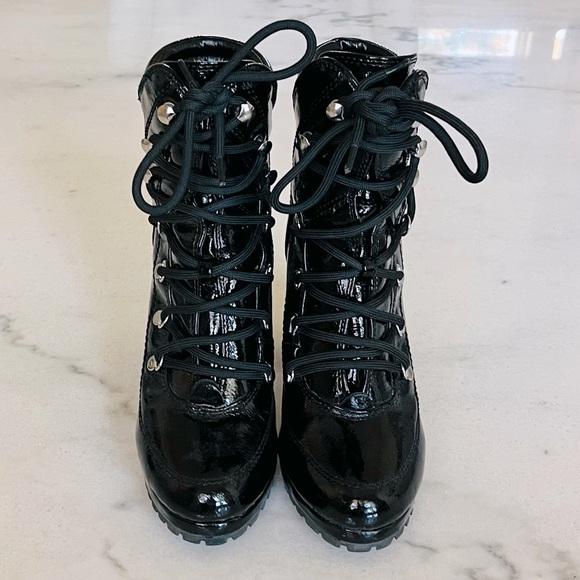 DKNY Women’s Lenin Lace Up Boots - Picture 3 of 8